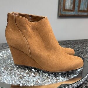 Fioni Tan Wedge Ankle Boots 8